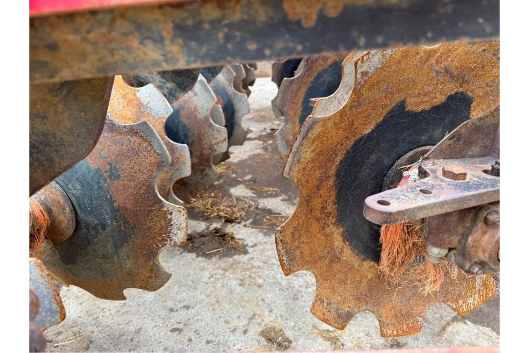 Sumo Trio 3T trailer cultivator with front discs, 6 legs and rear double discs to rear packer. Seria - Image 15 of 27