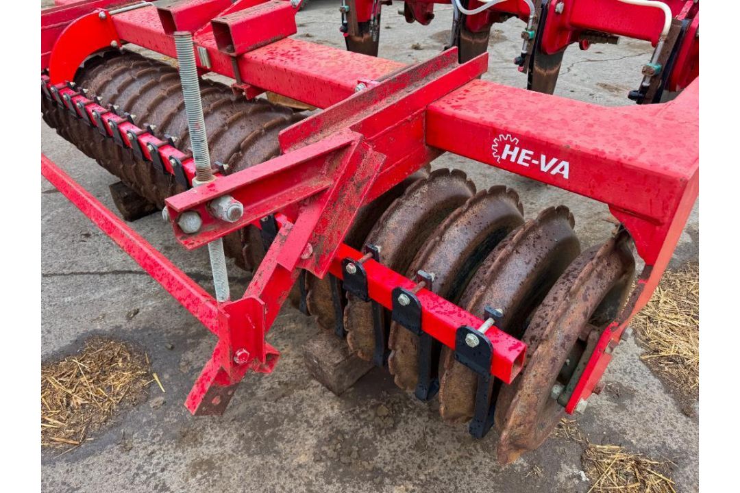 2014 HE-VA 3m 5 leg subsoiler with rear hydraulic adjustable packer, linkage mounted. Serial No: 305 - Image 12 of 20