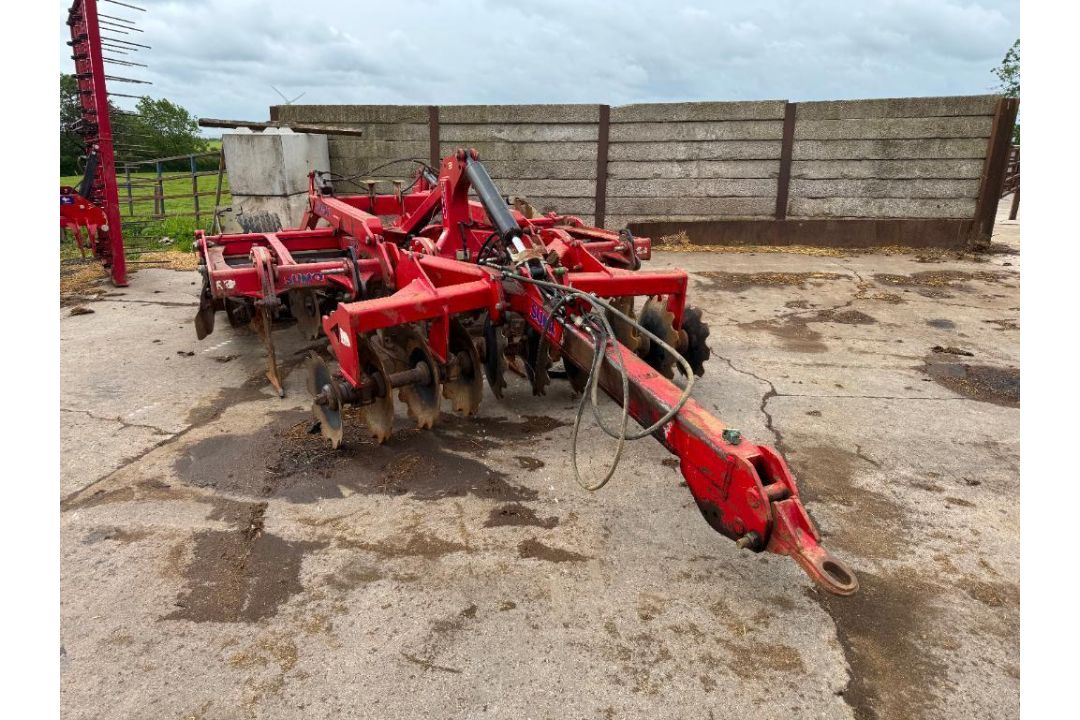 Sumo Trio 3T trailer cultivator with front discs, 6 legs and rear double discs to rear packer. Seria - Image 12 of 27