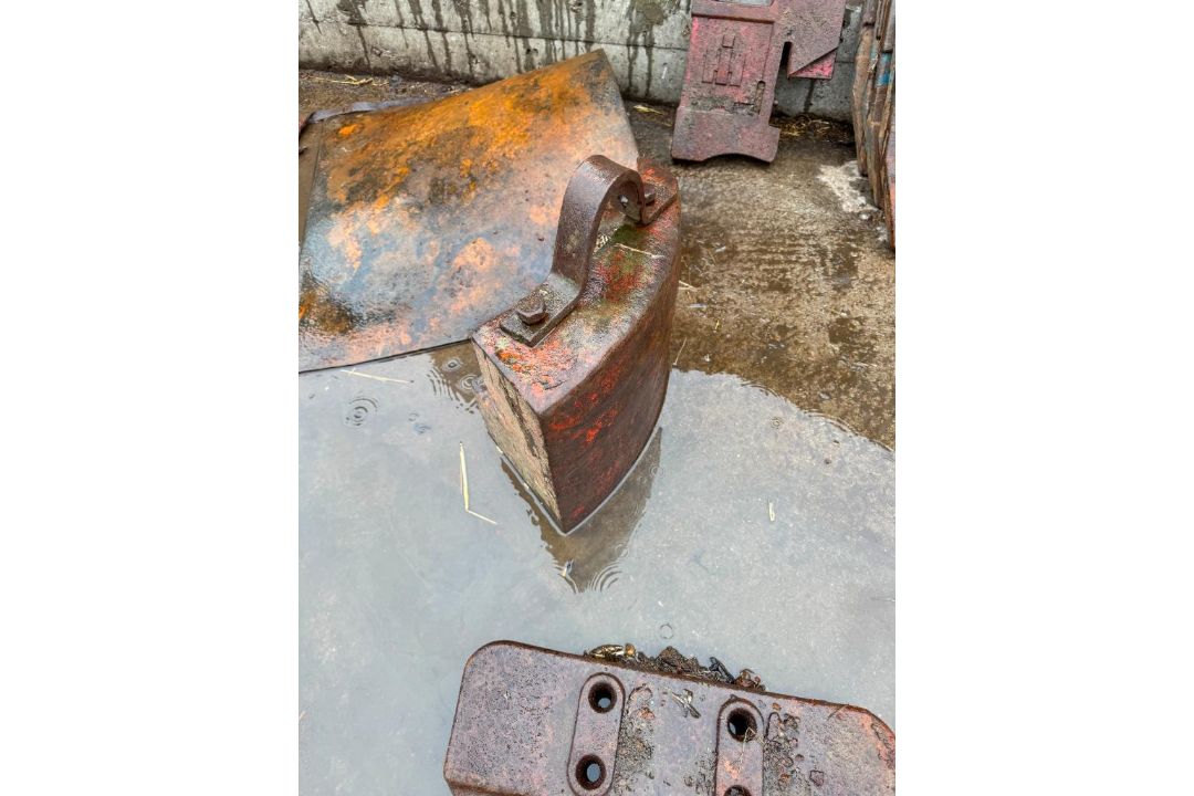 3No misc. tractor weights - Image 6 of 7