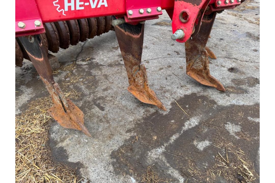 2014 HE-VA 3m 5 leg subsoiler with rear hydraulic adjustable packer, linkage mounted. Serial No: 305 - Image 8 of 20