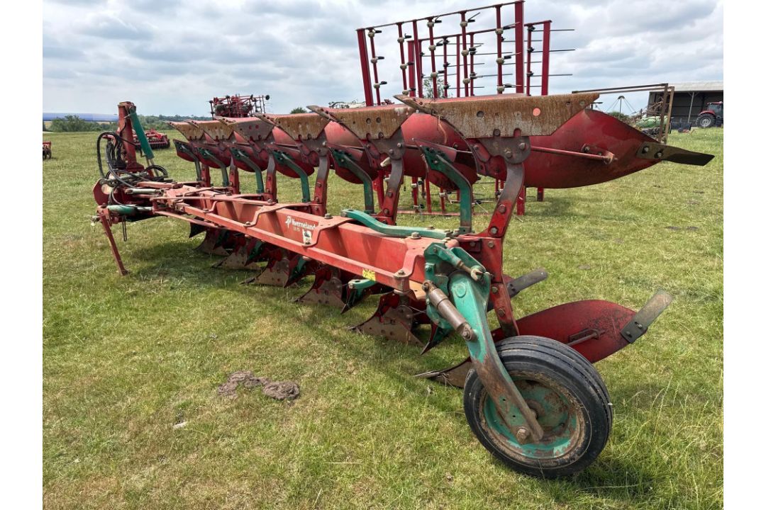 1998 Kverneland LB85 6f reversible plough with skimmers, hydraulic vari-width. Serial No: 3890. Mode - Image 14 of 14