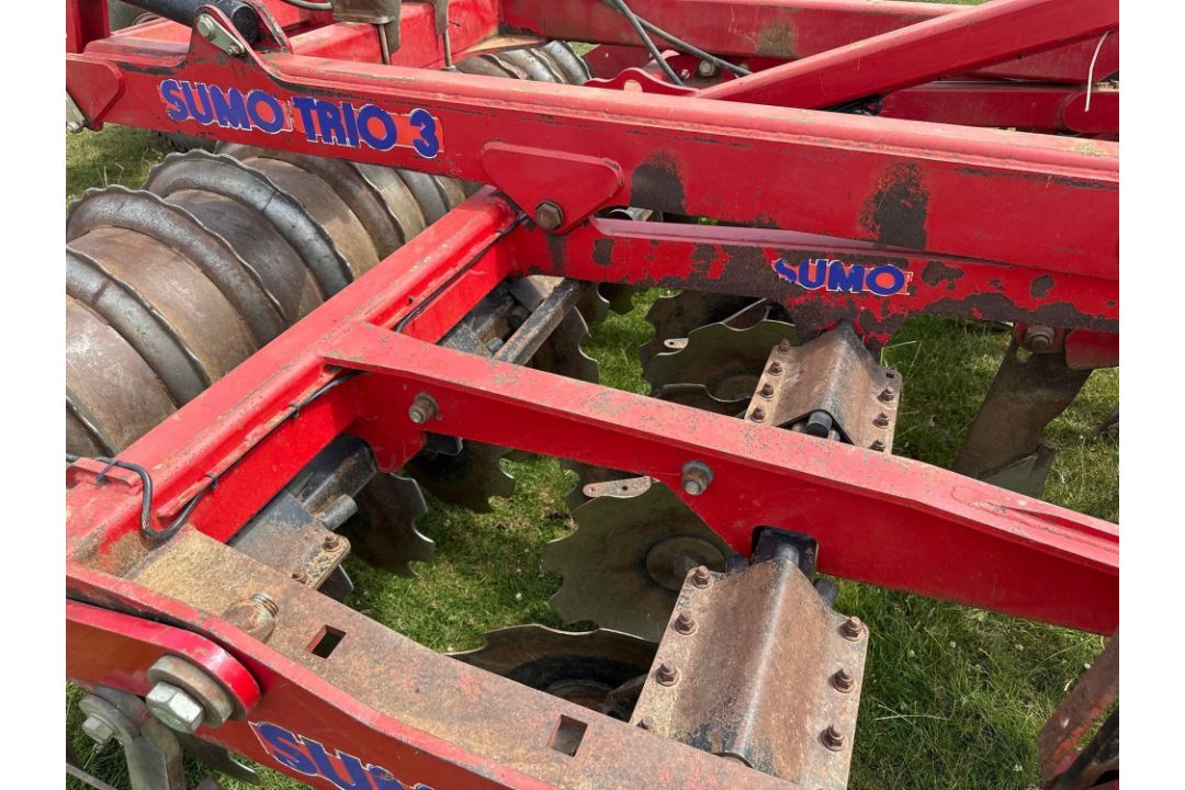 Sumo Trio 3T trailer cultivator with front discs, 6 legs and rear double discs to rear packer. Seria - Image 5 of 27