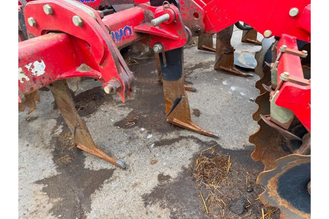 Sumo Trio 3T trailer cultivator with front discs, 6 legs and rear double discs to rear packer. Seria - Image 14 of 27