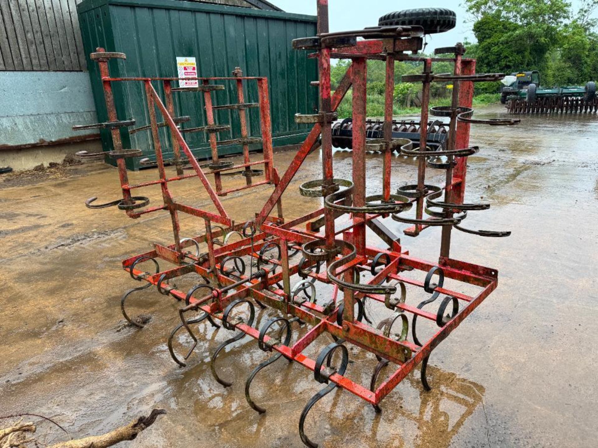 Kongskilde 4m spring tine cultivator, manual folding, linkage mounted - Image 5 of 8