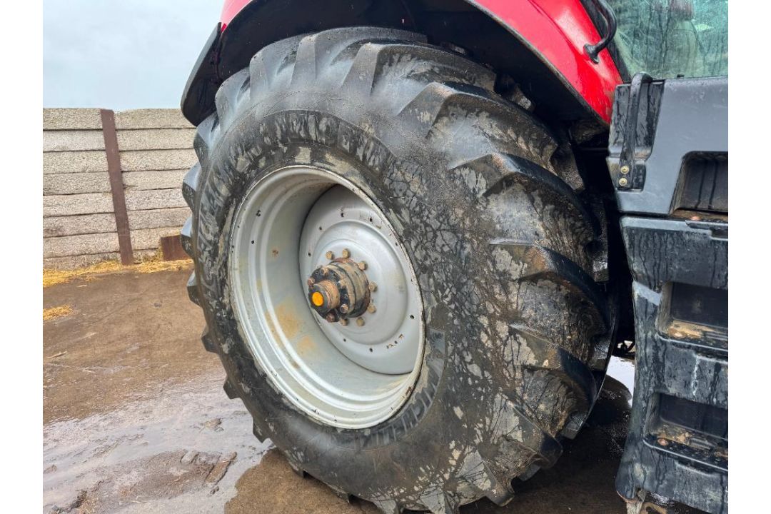 2018 Case Magnum AFS 380 CVX 50Kph 4wd tractor with front linkage, front and cab suspension, air bra - Image 12 of 34