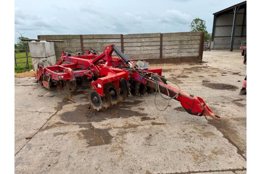 Sumo Trio 3T trailer cultivator with front discs, 6 legs and rear double discs to rear packer. Seria - Image 10 of 27