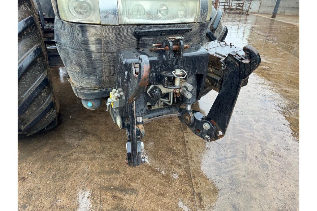2018 Case Magnum AFS 380 CVX 50Kph 4wd tractor with front linkage, front and cab suspension, air bra - Image 22 of 34