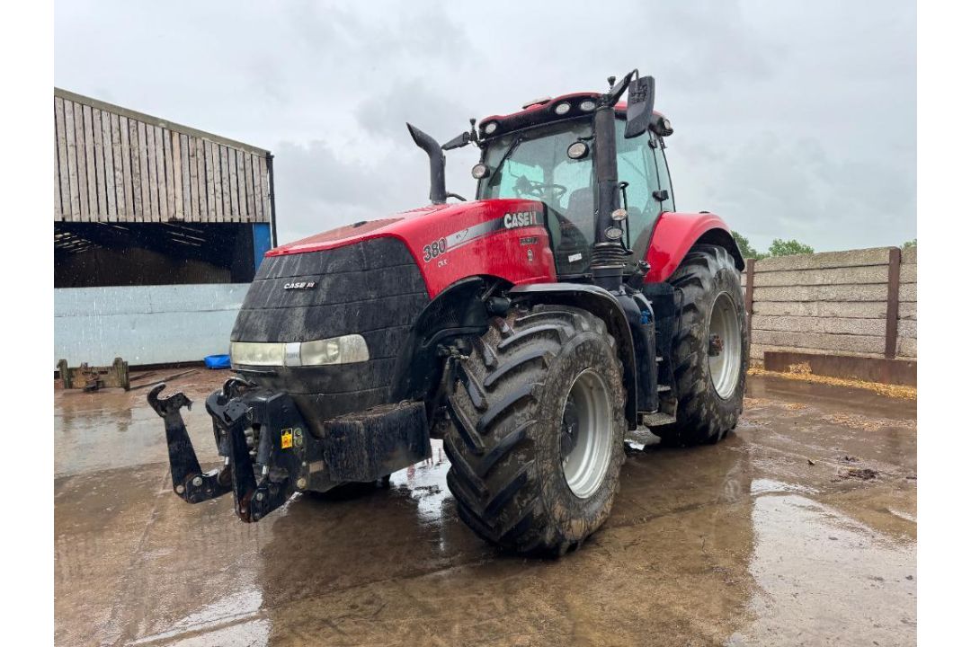 2018 Case Magnum AFS 380 CVX 50Kph 4wd tractor with front linkage, front and cab suspension, air bra - Image 28 of 34