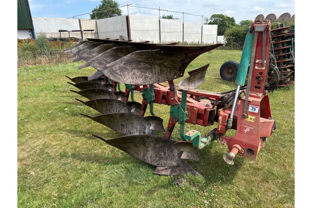 1998 Kverneland LB85 6f reversible plough with skimmers, hydraulic vari-width. Serial No: 3890. Mode - Image 3 of 14