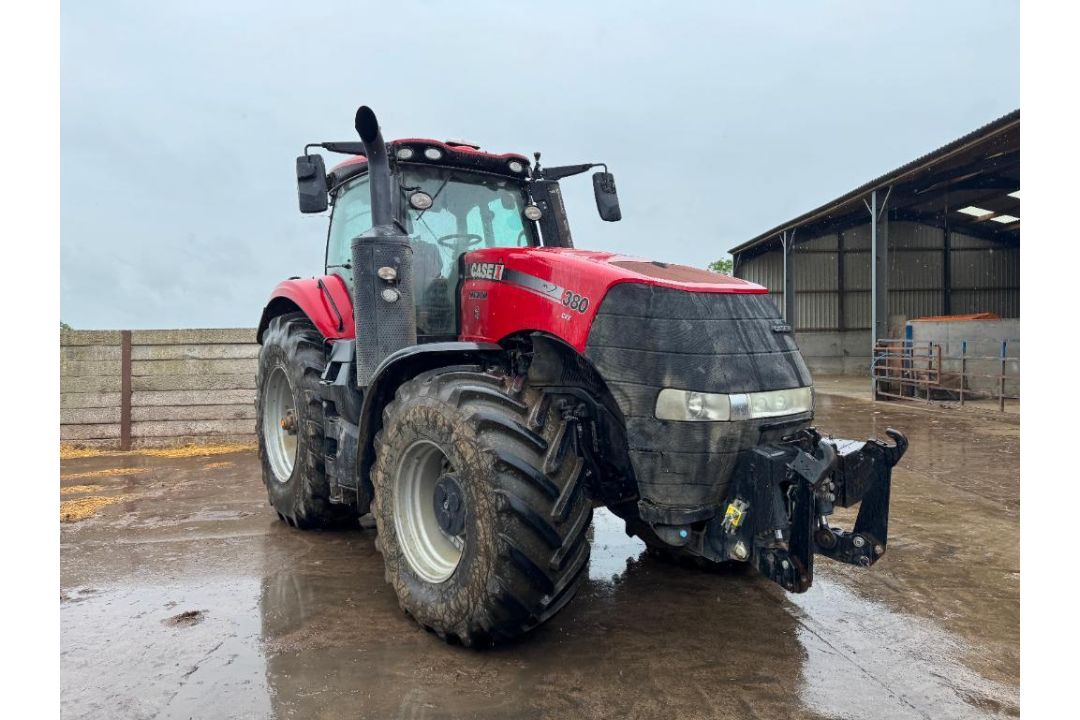 2018 Case Magnum AFS 380 CVX 50Kph 4wd tractor with front linkage, front and cab suspension, air bra - Image 5 of 34