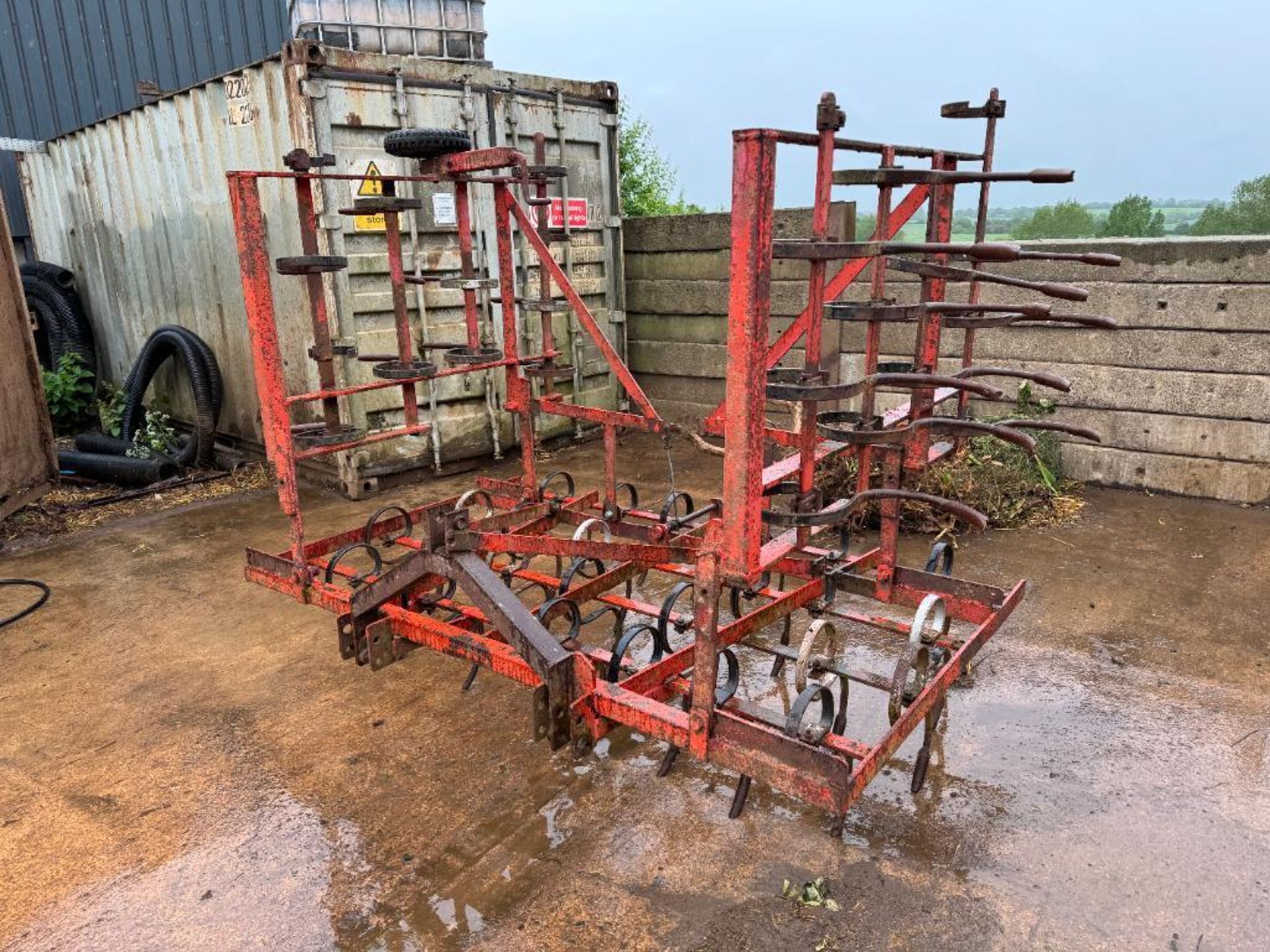 Kongskilde 4m spring tine cultivator, manual folding, linkage mounted - Image 4 of 8