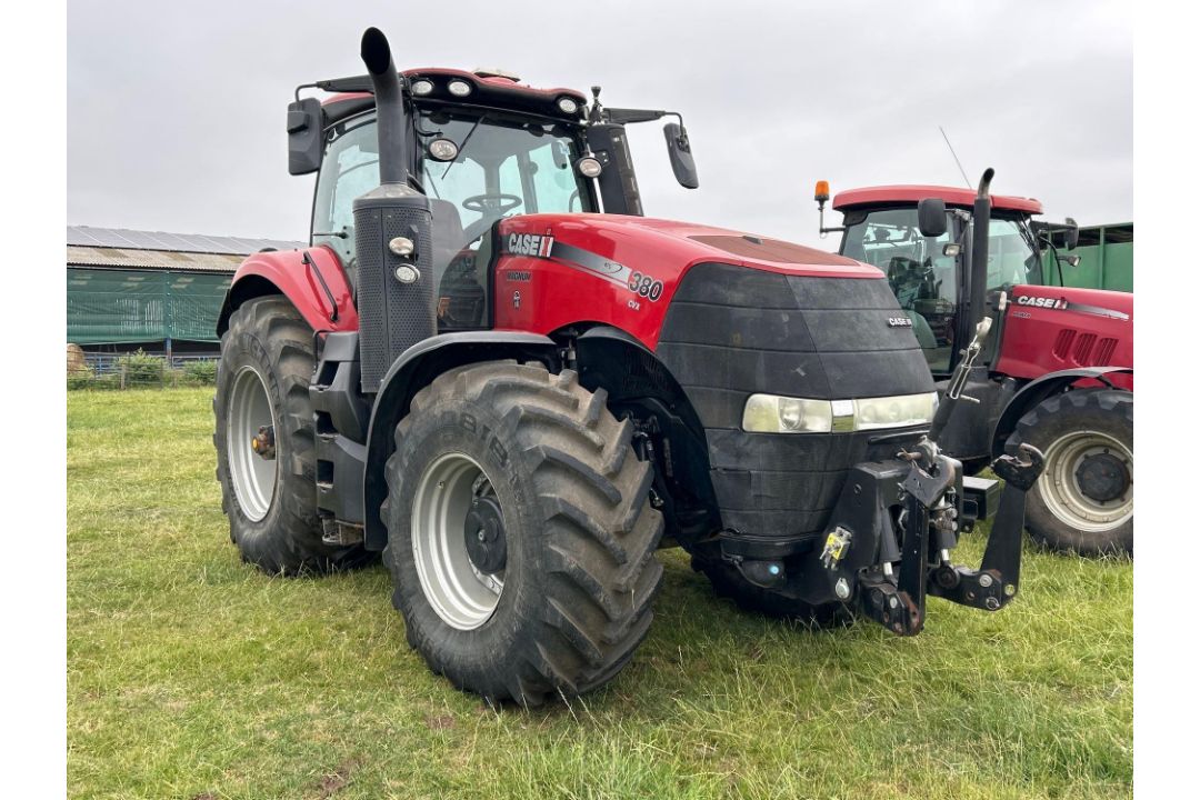 2018 Case Magnum AFS 380 CVX 50Kph 4wd tractor with front linkage, front and cab suspension, air bra - Image 1 of 34