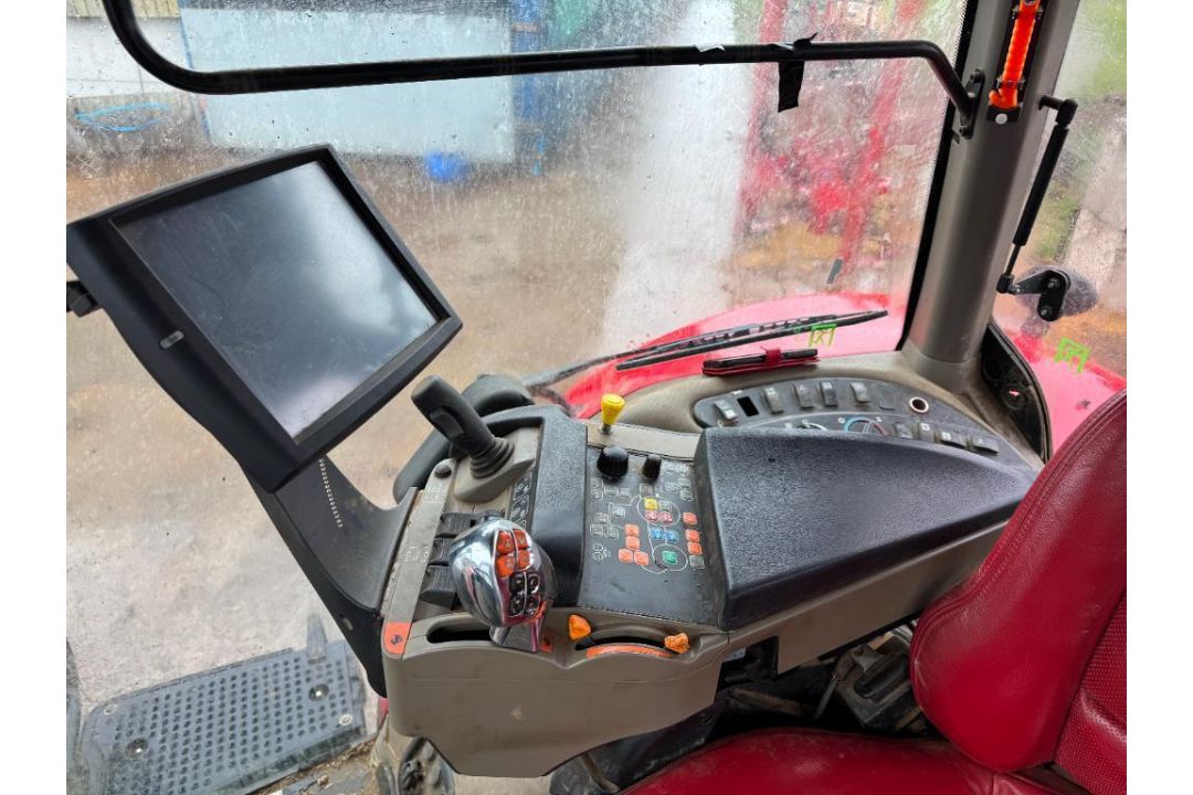 2018 Case Magnum AFS 380 CVX 50Kph 4wd tractor with front linkage, front and cab suspension, air bra - Image 26 of 34