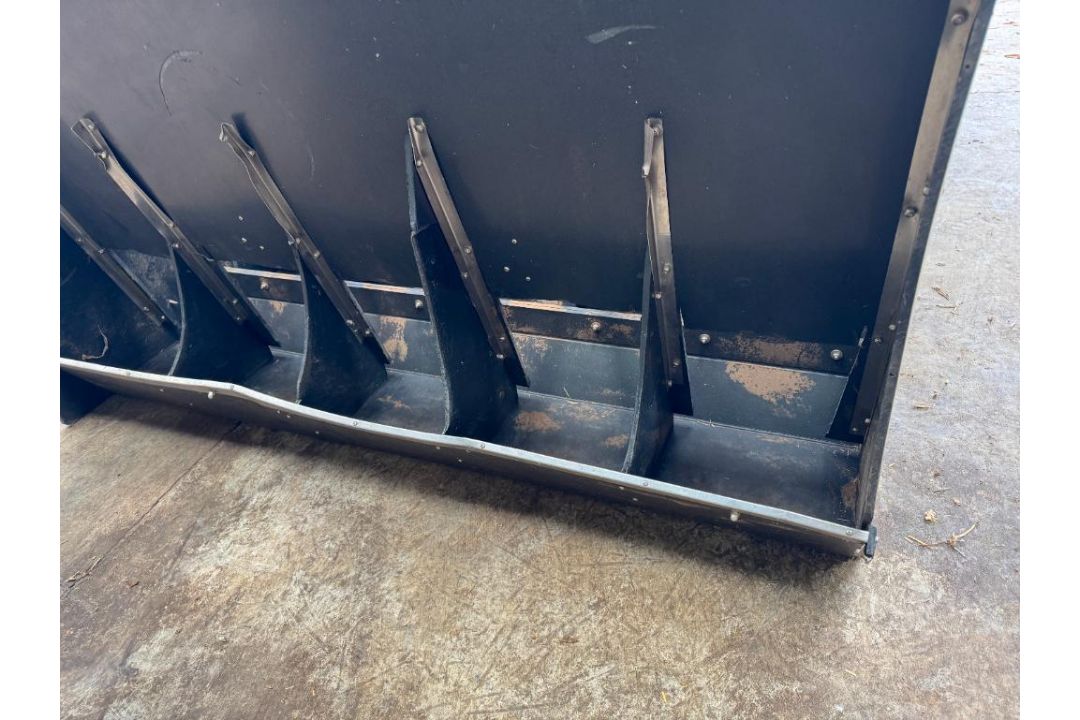 3No black plastic sheep feeders - Image 6 of 13