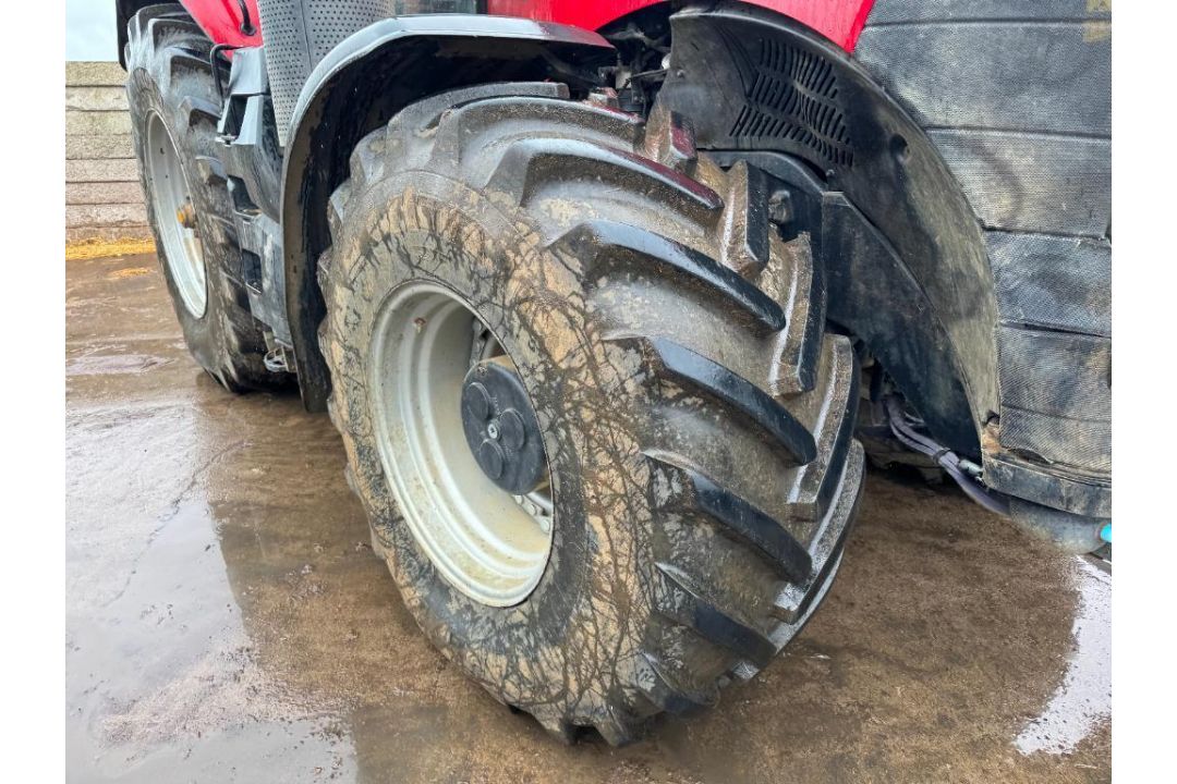 2018 Case Magnum AFS 380 CVX 50Kph 4wd tractor with front linkage, front and cab suspension, air bra - Image 9 of 34