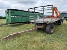 11m flat bed trailer with central mounted hiab, with rear double axle on 385/65R22.5 wheels and tyre