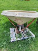 Vicon Vari-Spreader wagtail fertiliser (Buckinghamshire) (No VAT)