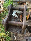 Top hat for digger with 40mm pins (Buckinghamshire) (No VAT)