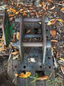 Top hat for digger with 40mm pins (Buckinghamshire) (No VAT)