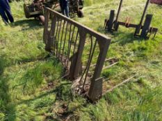Muck fork on Manitou brackets (Oxfordshire)
