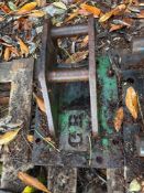 Top hat for digger with 30 mm (Buckinghamshire) (No VAT)