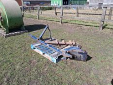 PTO driven post hole borer, linkage mounted