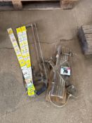 Manual mitre saw