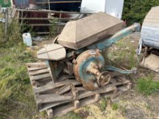 Bamfords No.4 Rapid grinding mill