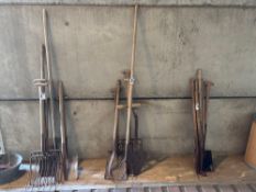 Quantity of hand tools