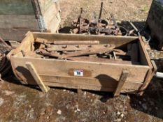 Quantity gate furniture and fittings