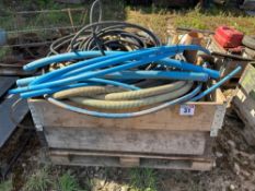 Quantity various pipe and hoses