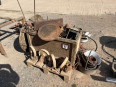 Quantity vintage sundries