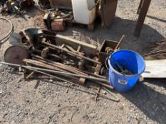 Quantity vintage sundries