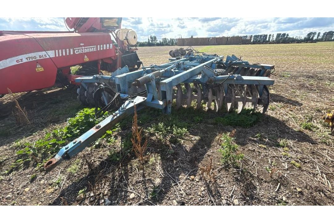 Parmiter Disc Harrow - (Suffolk) - Image 1 of 4