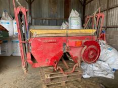Overum Tive Avadex Spreader - (Rutland)