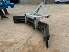 Moulton Yard Scraper - (Leicestershire)