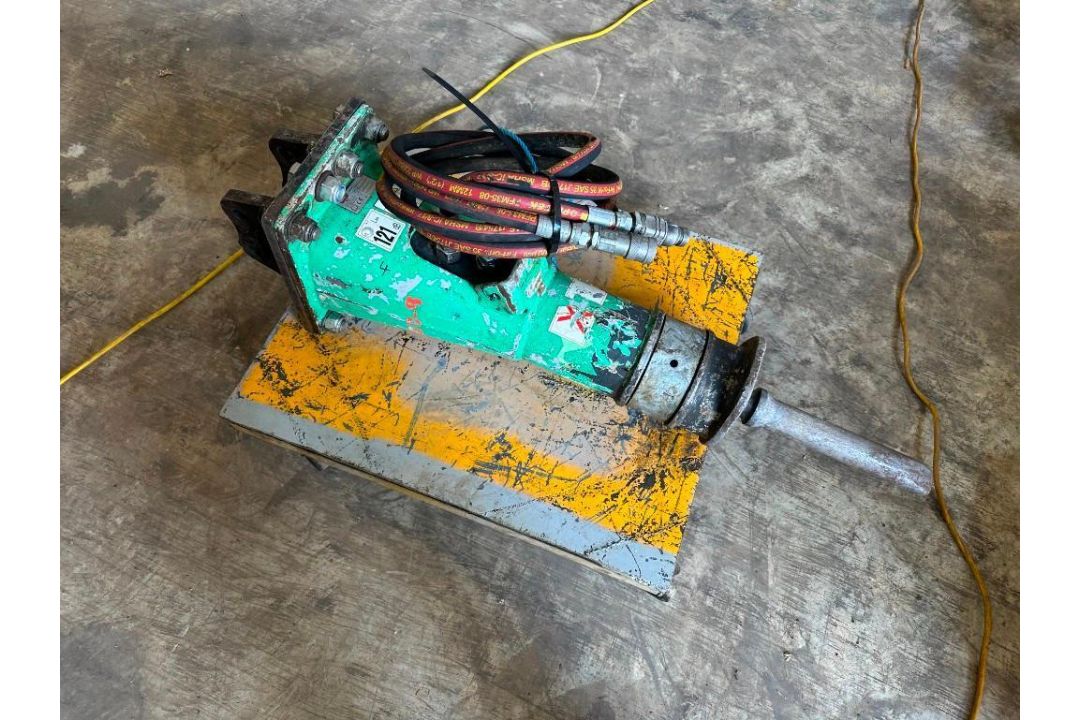 2016 Montabert pneumatic pecker hydraulic breaker. Serial no: A01003401 - Image 3 of 4