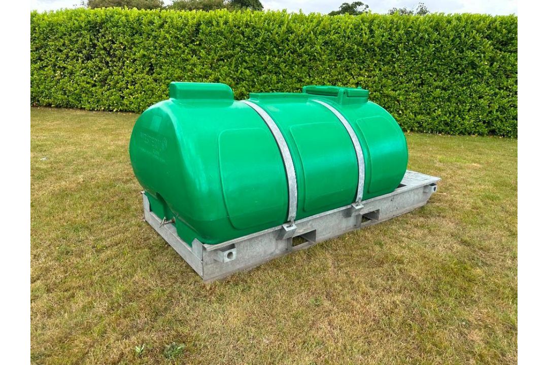 2017 Western Global 2000l tank on galvanised frame. C/w forklift tine pockets and 240v pump. Serial - Image 1 of 5