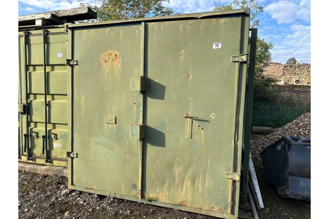 20ft shipping container with legs - Image 1 of 3