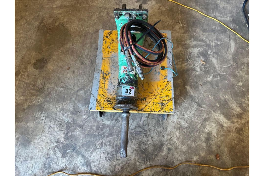 2016 Montabert pneumatic pecker hydraulic breaker. Serial no: A01003401 - Image 1 of 4