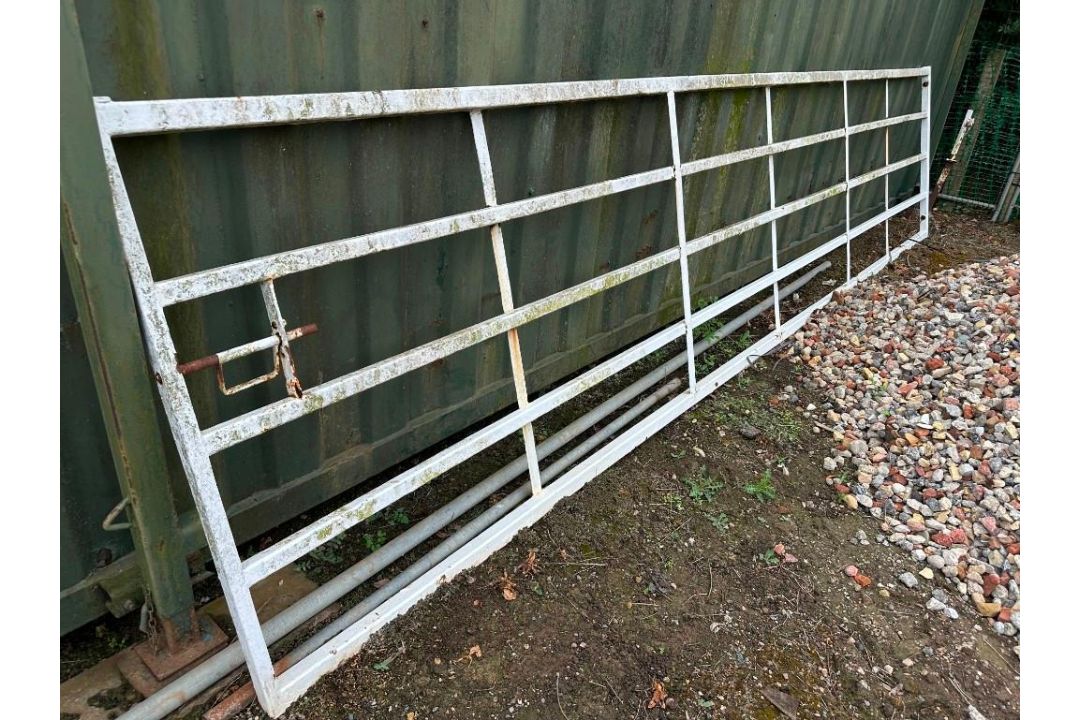5.5m steel heavy duty gate - Image 2 of 2