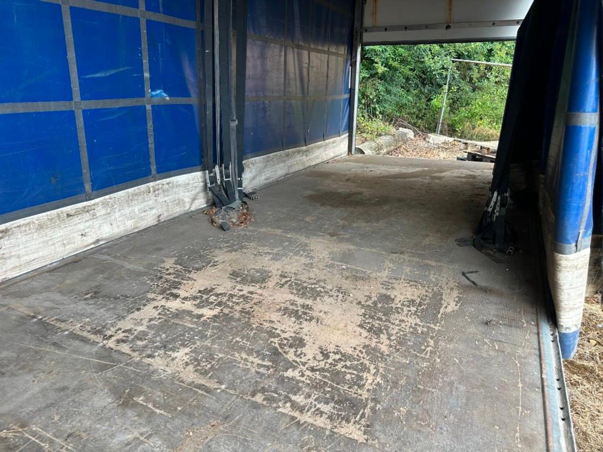Lawrence David Lorry body with curtain side. 7.0m x 2.5m - Image 4 of 4