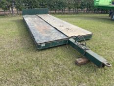 Reekie RDTGP 4.7m x 2.0m hydraulic plant trailer, metal chequerplate floor. Serial no. 2500