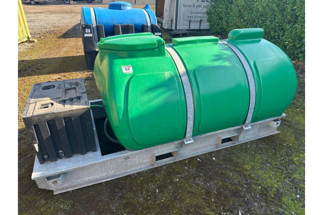 2017 Western Global 2000l tank on galvanised frame. C/w forklift tine pockets and 240v pump. Serial - Image 4 of 5