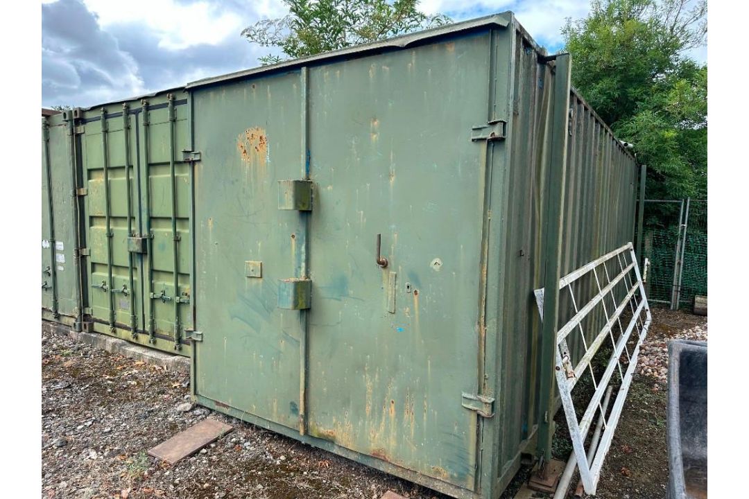 20ft shipping container with legs - Image 3 of 3