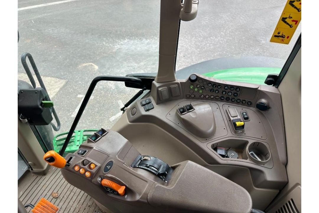 2021 John Deere 6195M tractor. 40kph command quad, front linkage, adblue, data tagged, 4 spool valve - Image 13 of 18
