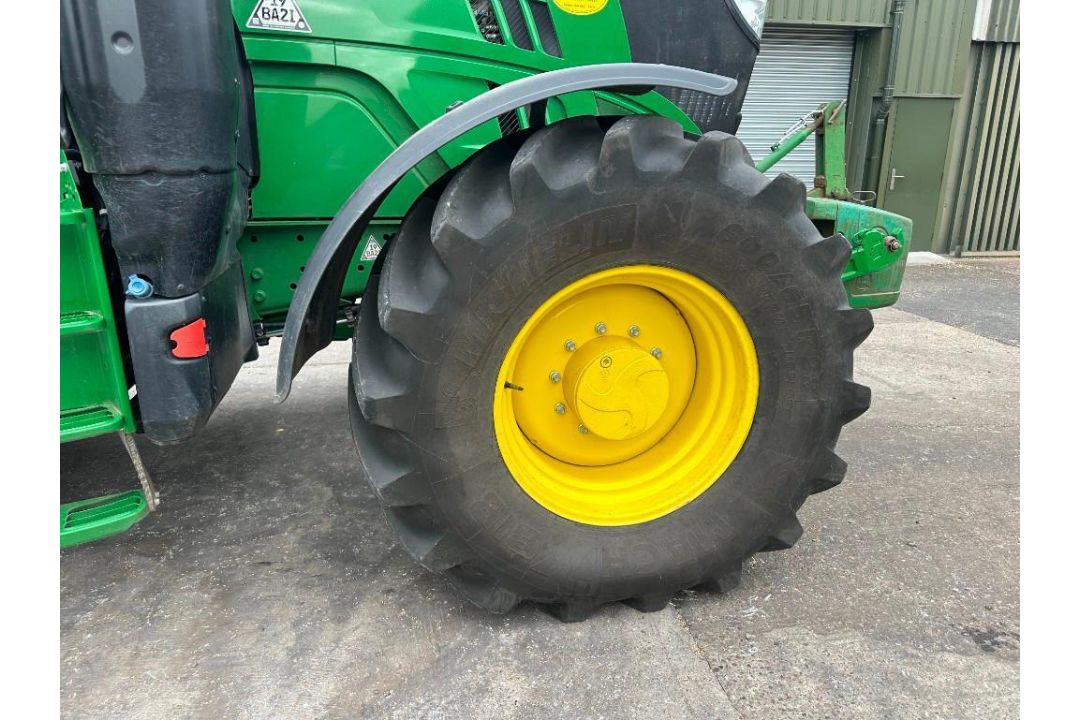 2021 John Deere 6195M tractor. 40kph command quad, front linkage, adblue, data tagged, 4 spool valve - Image 6 of 18