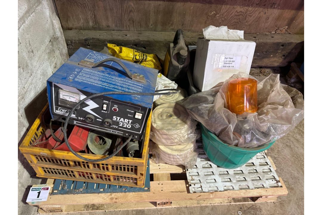 Pallet of assorted tools, nut & bolts, lights & lenses etc - Image 1 of 2