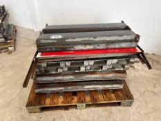 Slurry pipe road crossing assembly